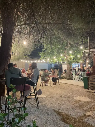 מיימונ'ס מקום בכפר