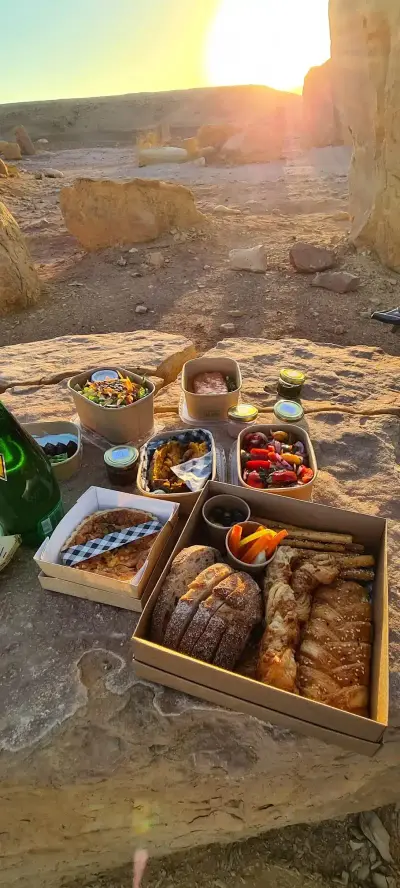 מצפאית פיקניק במדבר Mitzpe Eat