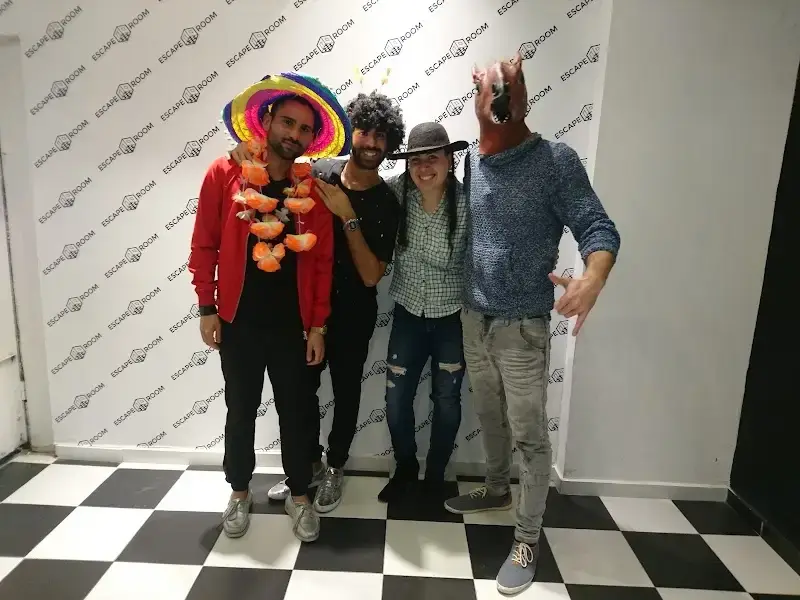 אסקייפ רום פתח תקווה - המפלסים