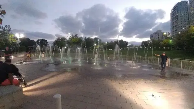 מזרקת פארק גבעתיים: תמונה
