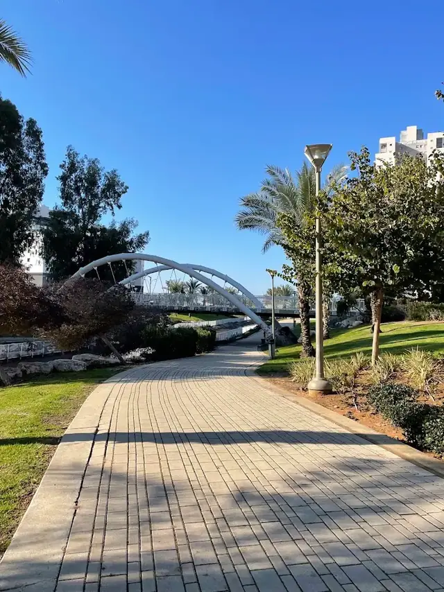 פארק הנחל: תמונה