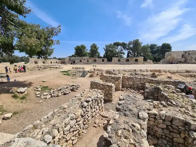 תל אפק (גן לאומי ירקון): תמונה