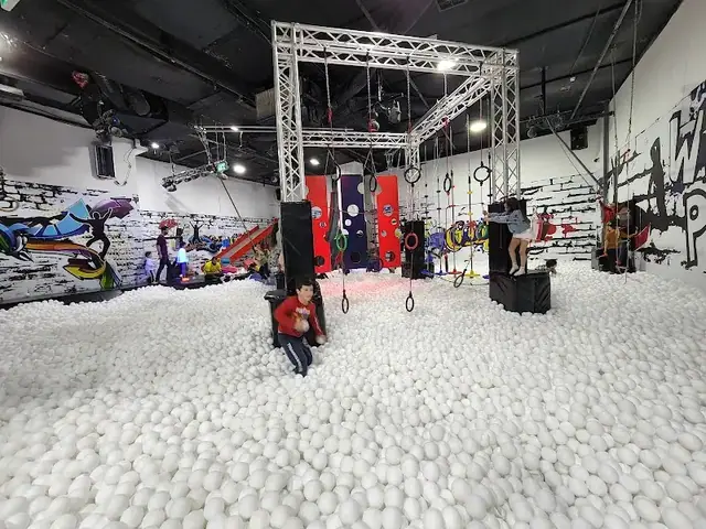 White pool וויט פול כפר סבא: תמונה