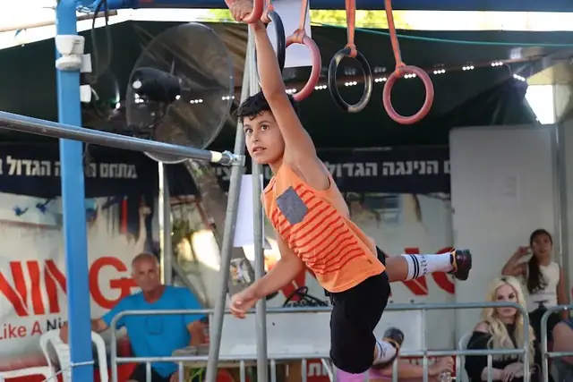 סווינג - אטרקציות לילדים במרכז: תמונה