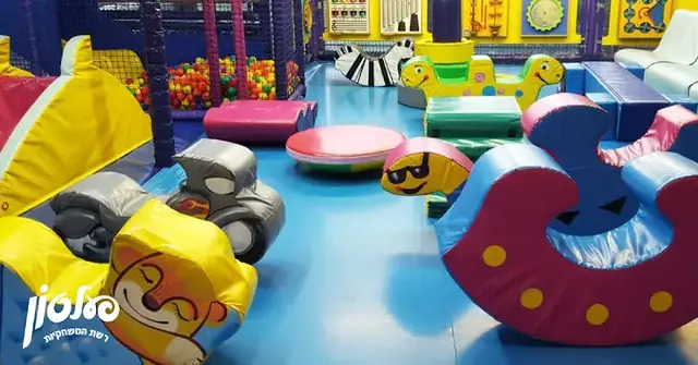 פעלטון הרצליה שבעת הכוכבים: תמונה