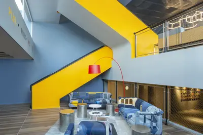 Link Hotel & Hub